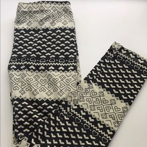 Black and white soft leggings